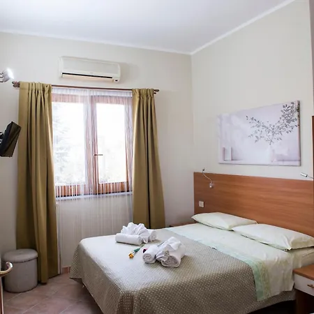 Panorama Bed & Breakfast 3*