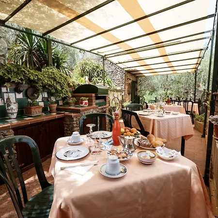 Panorama Bed & Breakfast 3*